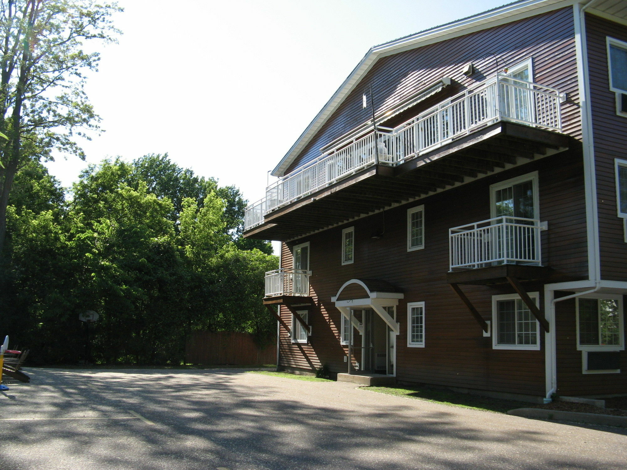 Handys Extended Stay Suites Colchester Exterior foto